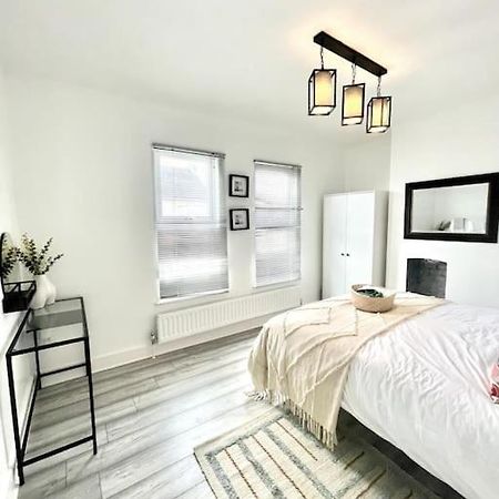 Spacious Modern Victorian House In Rochester Wainscot Exteriér fotografie